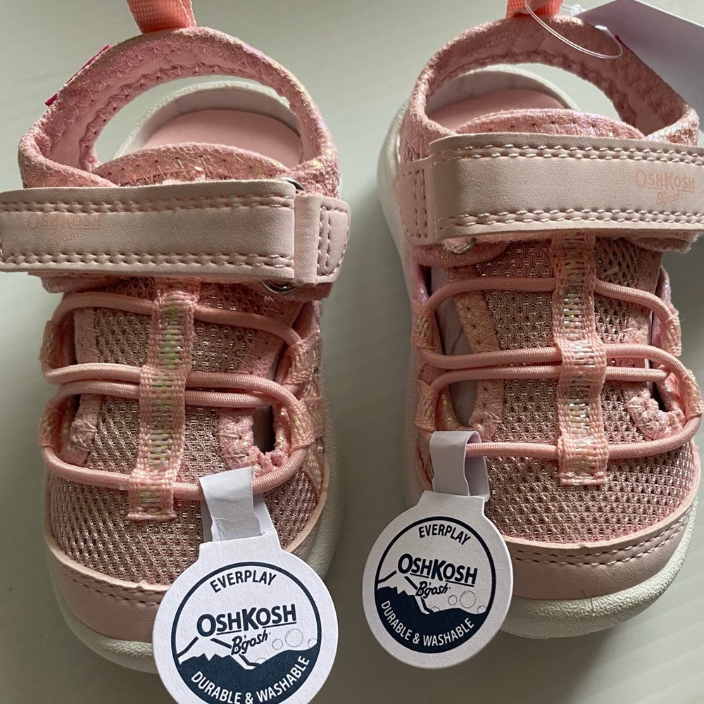 Oshkosh Bgosh Girls Sandals Size 4T BRAND NEW